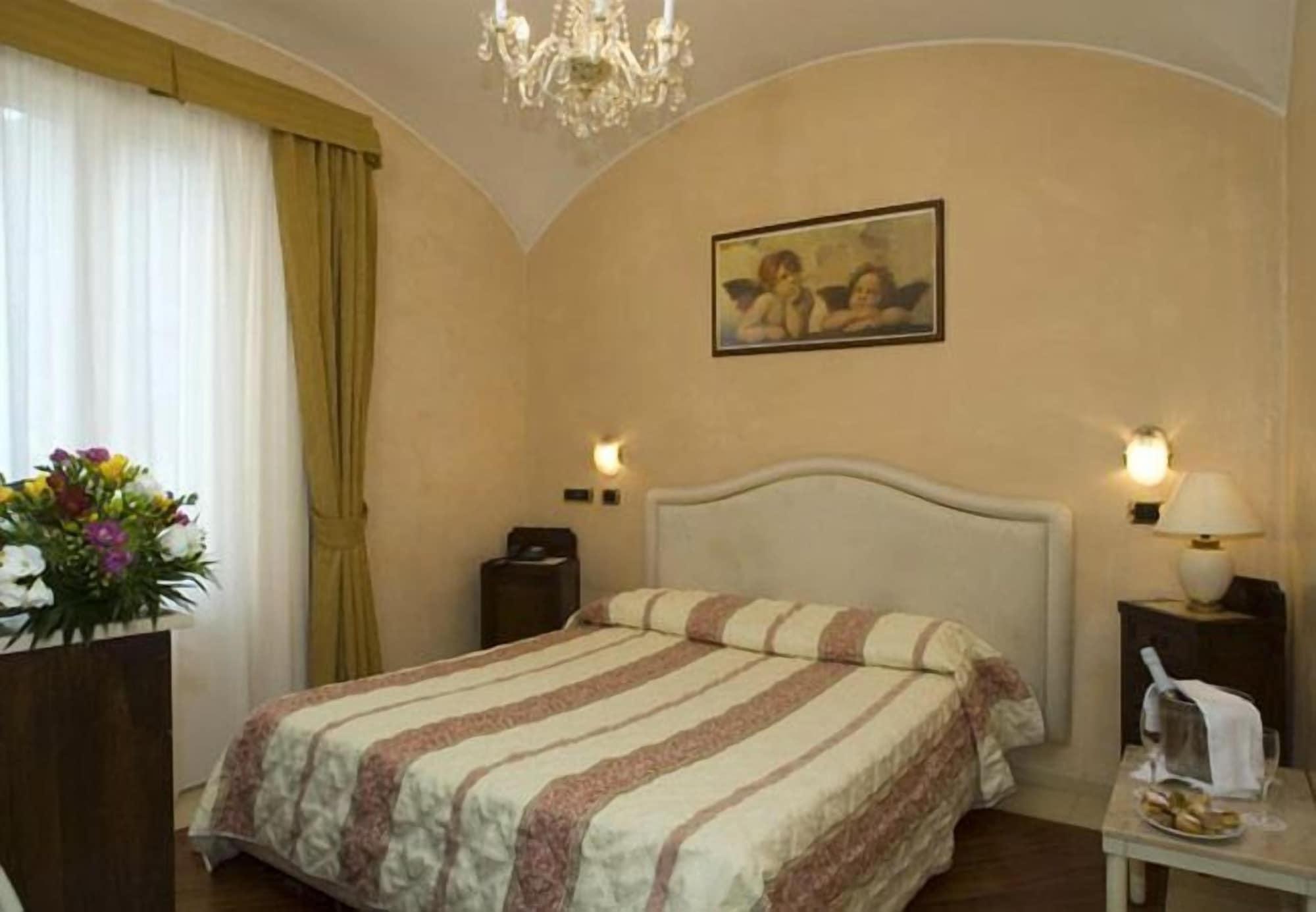 Hotel Vienna Ostenda e Ristorante il Danubio Rímini Exterior foto