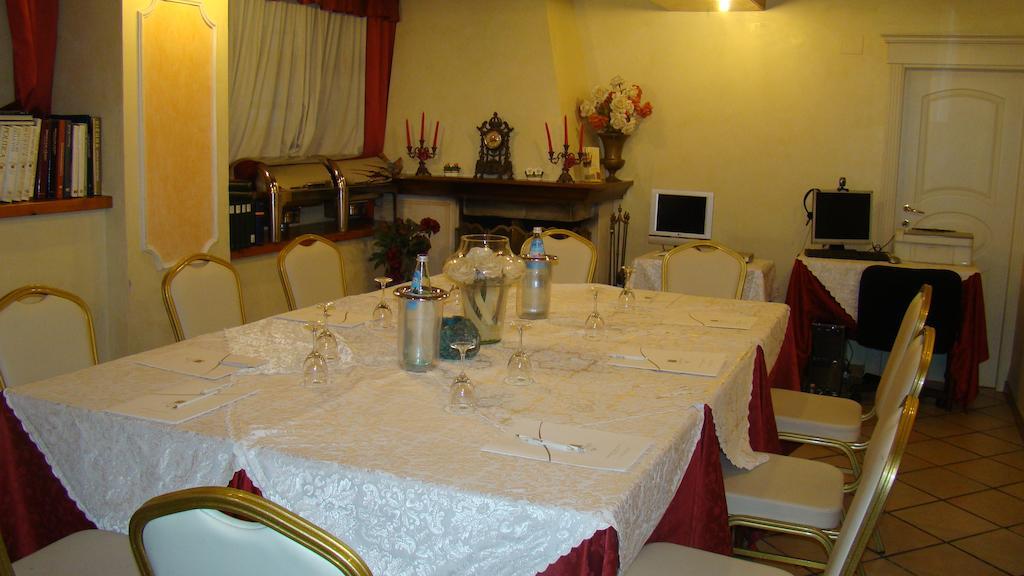 Hotel Vienna Ostenda e Ristorante il Danubio Rímini Exterior foto